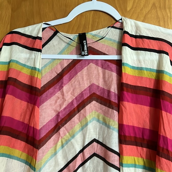 Express Kimono size o/s  lightweight   Very colorful - Picture 2 of 3